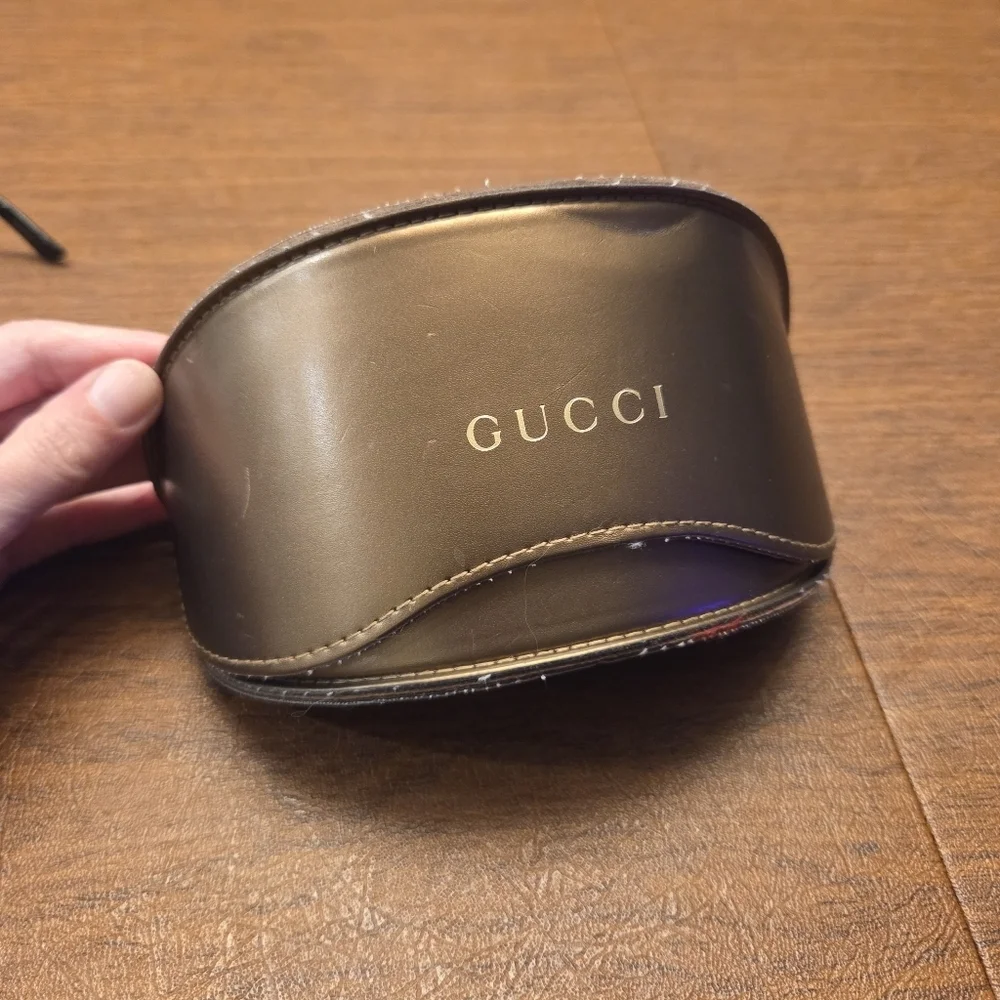 Women's Gucci Black Resin Oversize Medallion Sunglasses